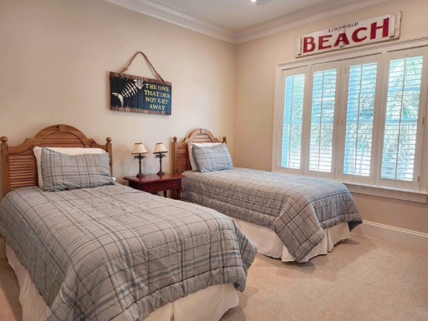 Luxury 5 Bedroom Beach Home- Steps to Beach